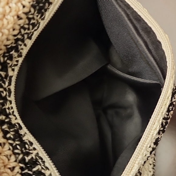 “The Sak” CROCHET small Bag - Picture 4 of 6